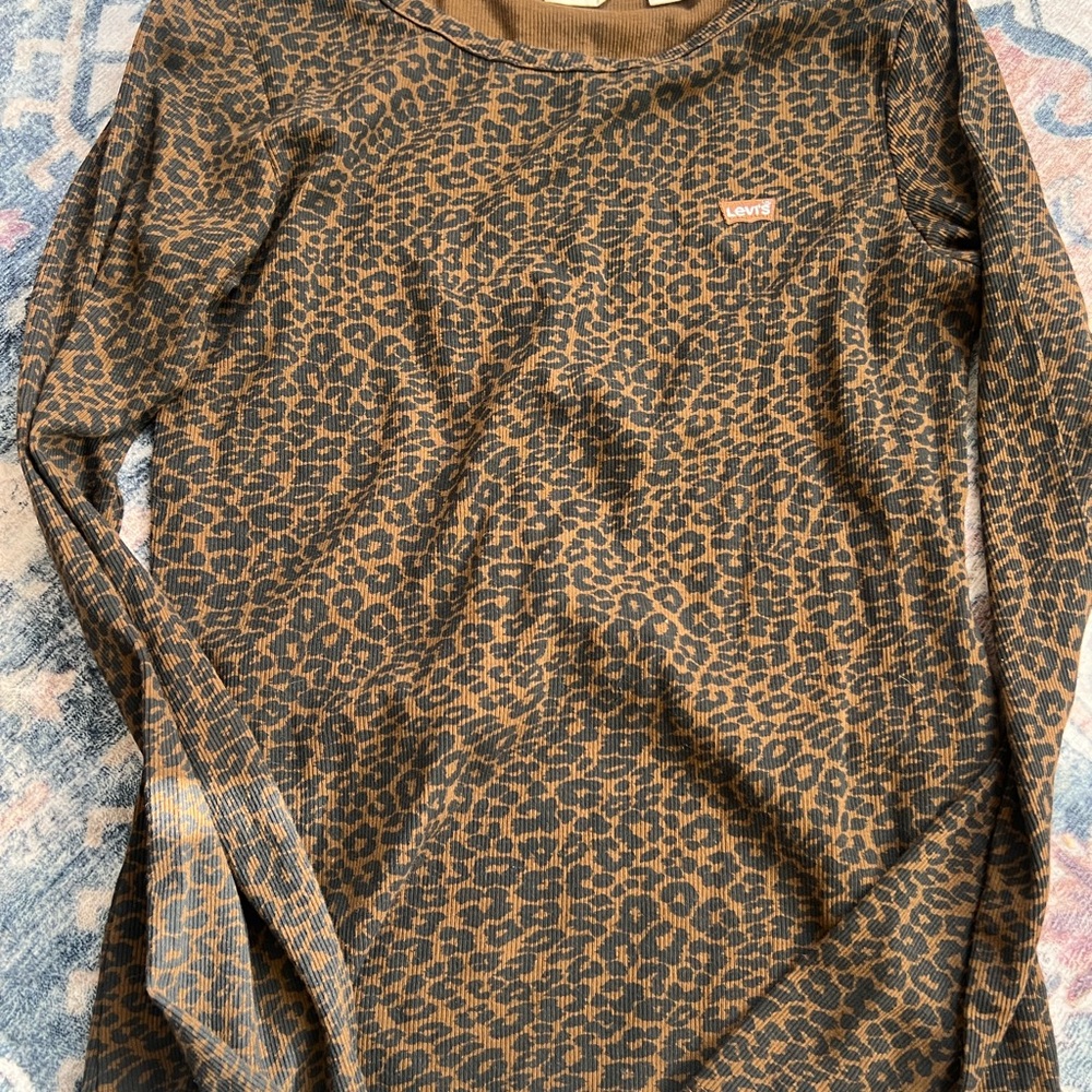 Levi’s long sleeve shirt